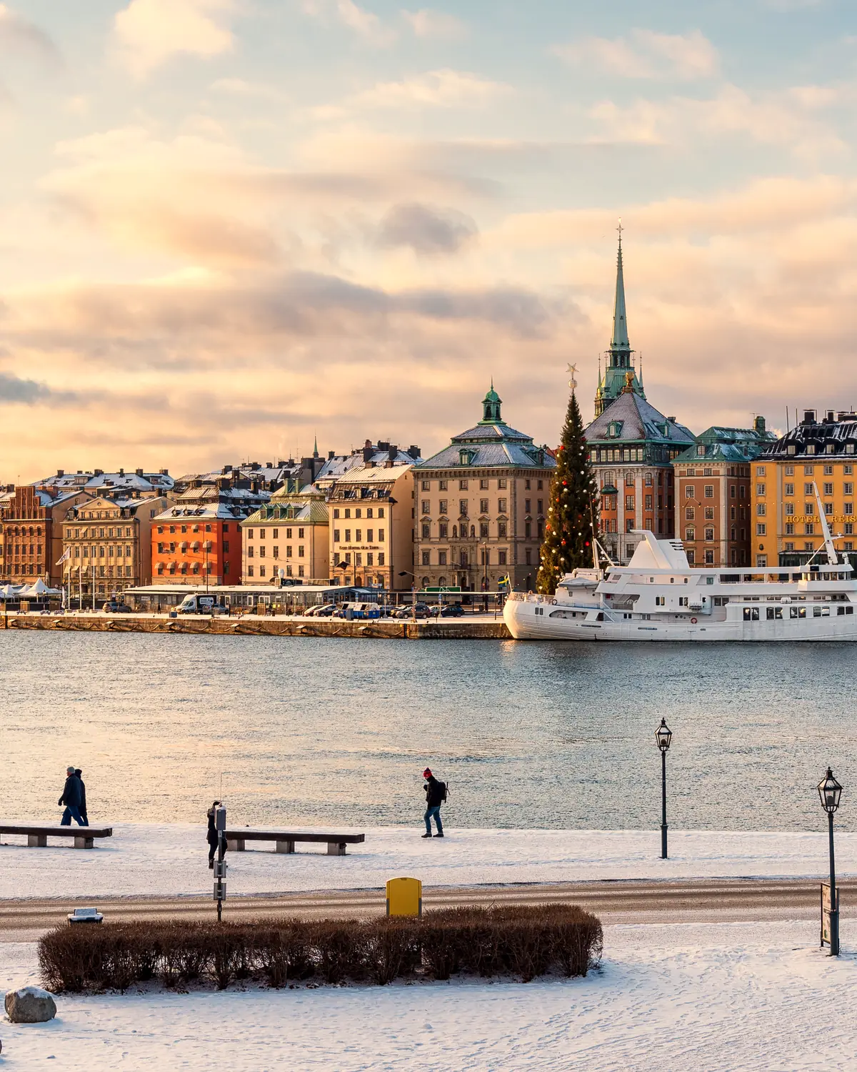 Skeppsbrokajen in Stockholm as seen from Skeppsholmen, Stadsholmen (Gamla Stan) behind it.